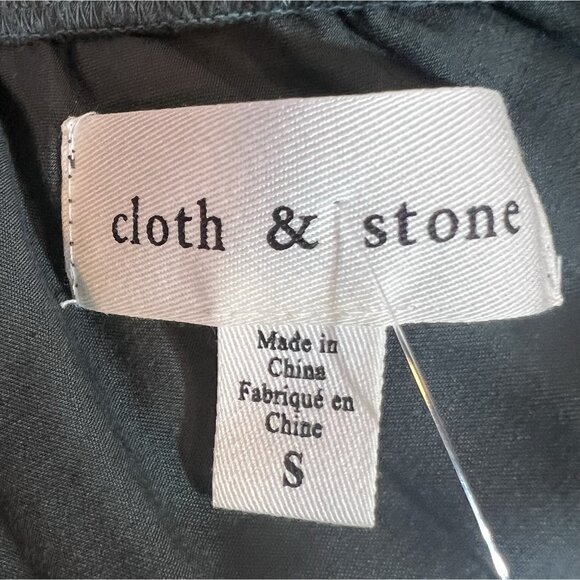 Cloth & Stone Anthropologie Women’s Top Small Size Green On Shoulder Blouse NWT - Picture 3 of 10